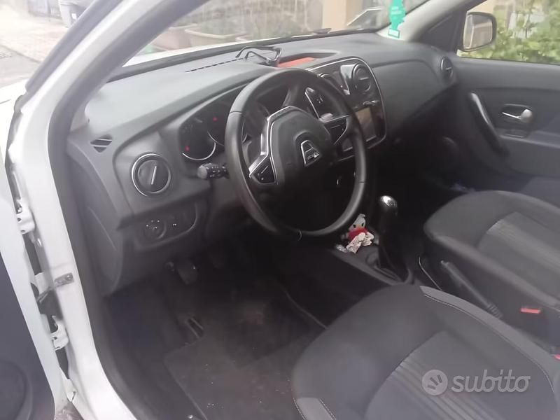 Usata Dacia Sandero Acces 95 CV (69 kW) 2018 Bianco Berlina