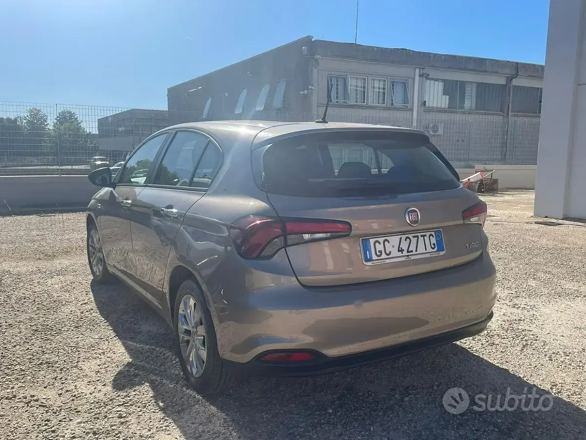 Usata Fiat Tipo Easy 95 CV (69 kW) 2020 Grigio Station wagon