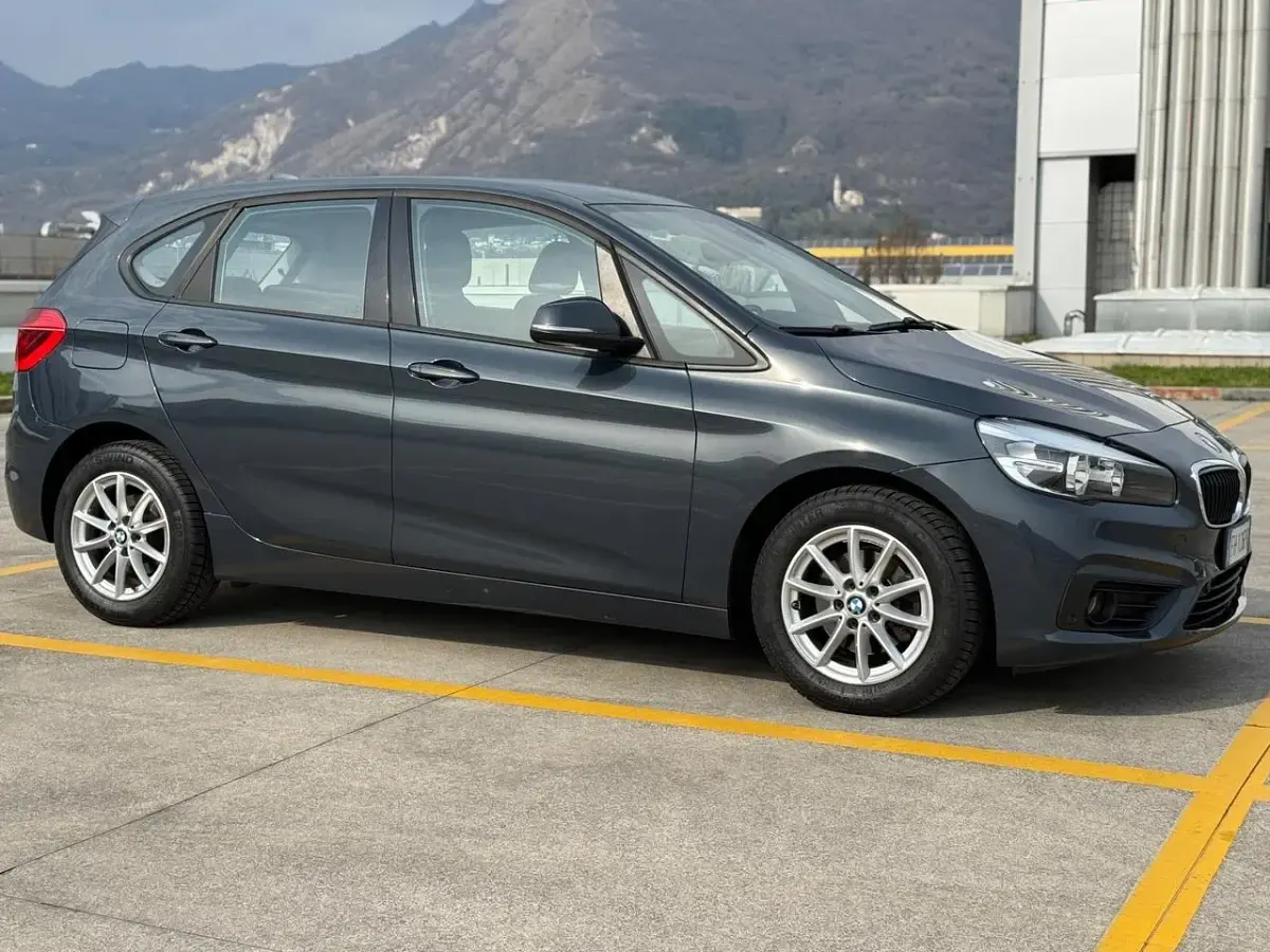 Usata BMW 216 Active Tourer Luxury Line 116 CV (85 kW) 2017 Grigio Monovolume