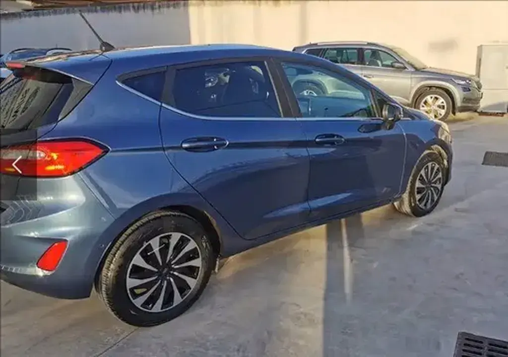 Usata Ford Fiesta Titanium 75 CV (55 kW) 2022 Blue metallic (metalliclackierung) Utilitaria