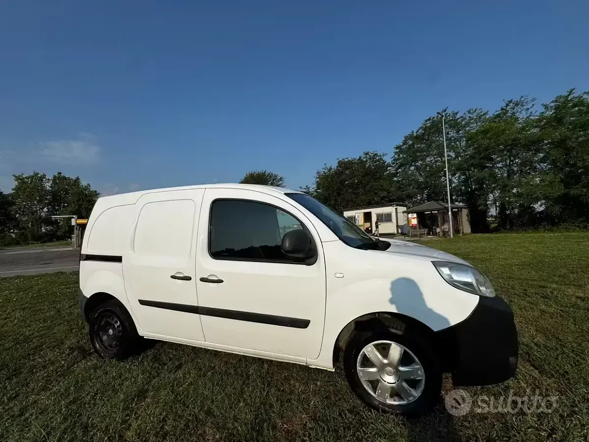 Usata Renault Kangoo 90 CV (66 kW) 2017 Bianco Monovolume