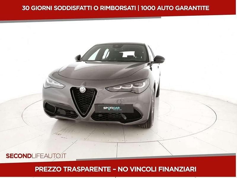 Grigio Usata 2024 Alfa Romeo Stelvio Sprint SUV | 37.900 € (Cara) - Immagine 1/4