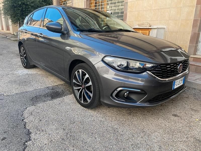 Usata Fiat Tipo 120 CV (88 kW) 2016 Grigio Utilitaria