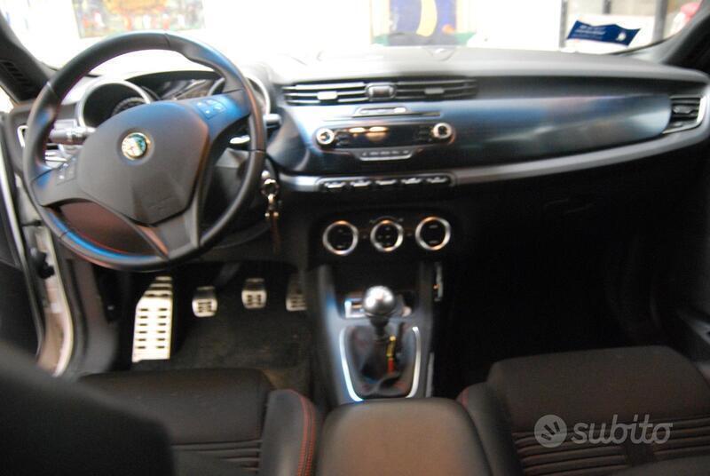 Usato 2010 Alfa Romeo Giulietta 1.7 Benzin 235 CV (13.500 €)