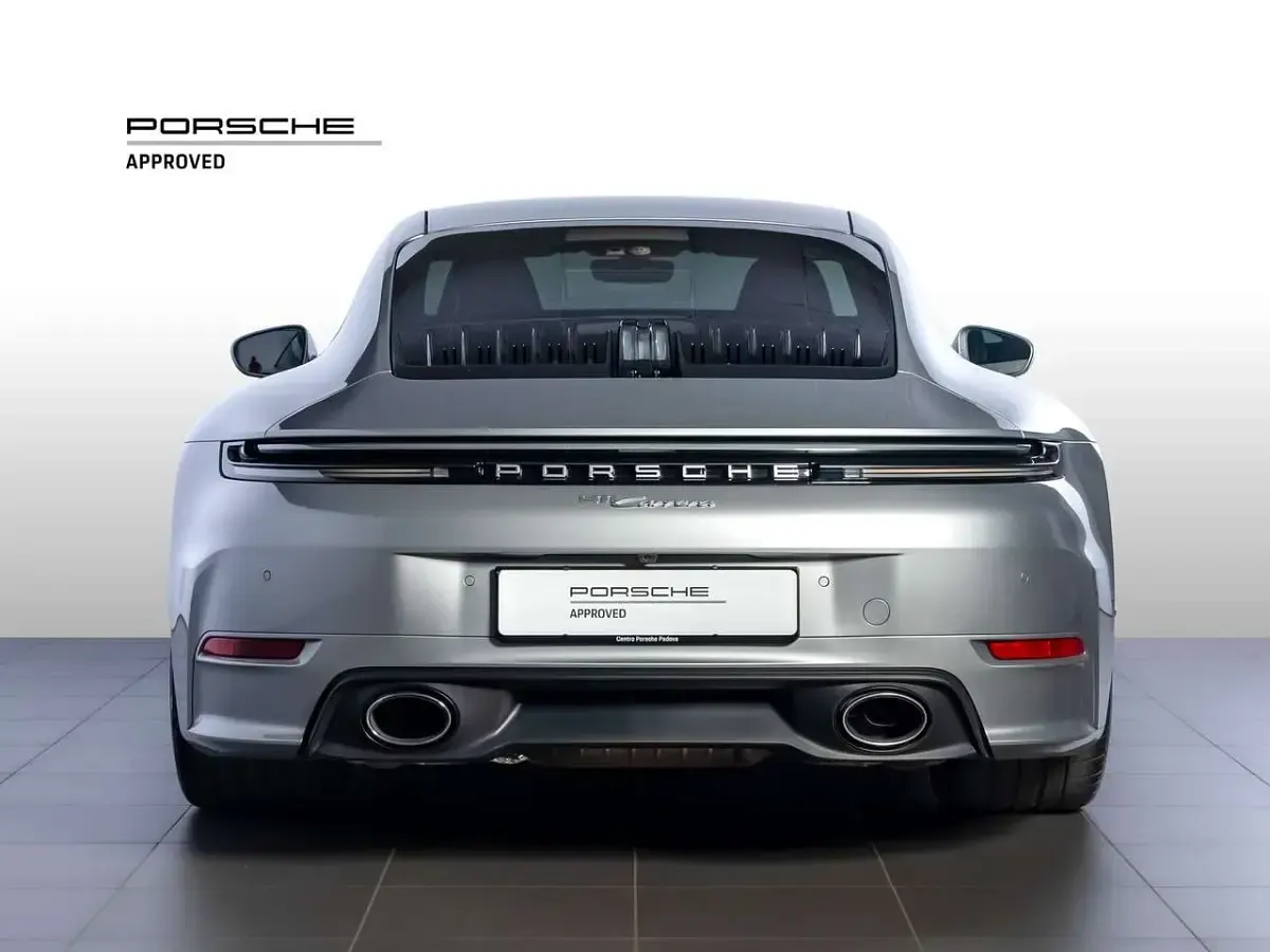 Usata Porsche 911 Carrera 394 CV (289 kW) 2025 Argento gt metallizzato Coupé
