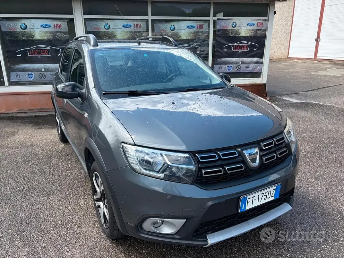 Usata Dacia Sandero Stepway 90 CV (66 kW) 2018 Grigio SUV