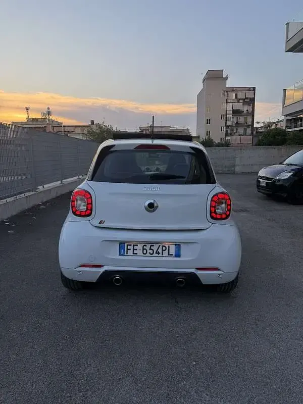 Usata Smart ForFour Passion 71 CV (52 kW) 2016 Bianco Utilitaria