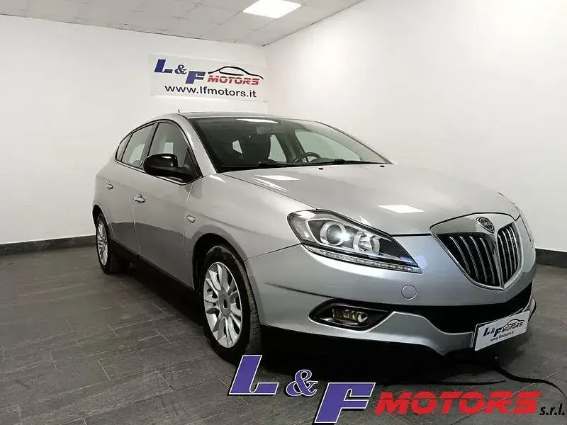Usata Lancia Delta 120 CV (88 kW) 2009 Argento Utilitaria