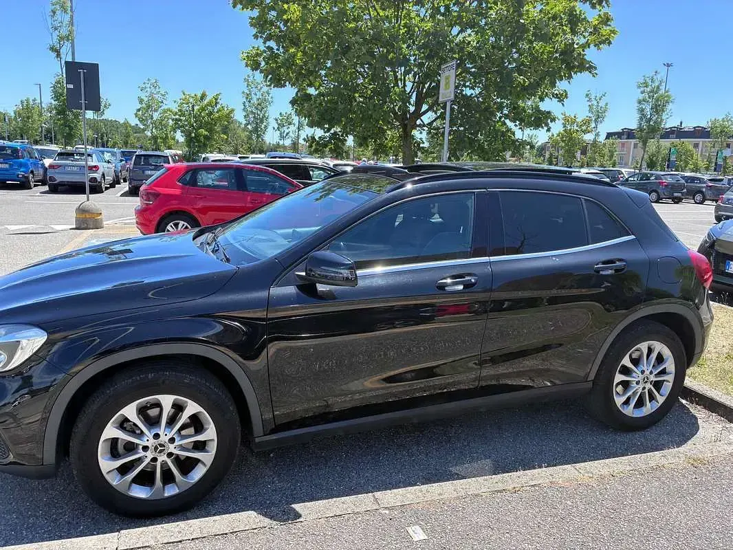 Usata Mercedes GLA200 Premium 156 CV (114 kW) 2018 Nero SUV