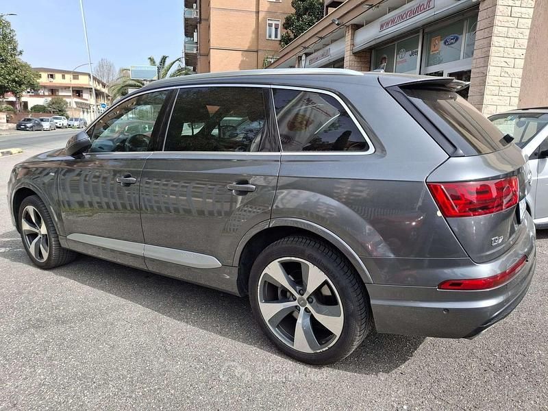 Usata Audi Q7 S-Line 231 CV (169 kW) 2019 Grigio SUV