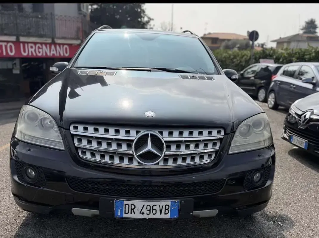 Usata Mercedes ML320 224 CV (164 kW) 2008 Nero SUV