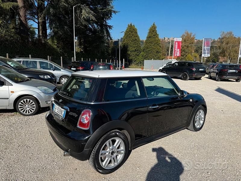 Usata Mini Cooper D 111 CV (81 kW) 2011 Nero Utilitaria