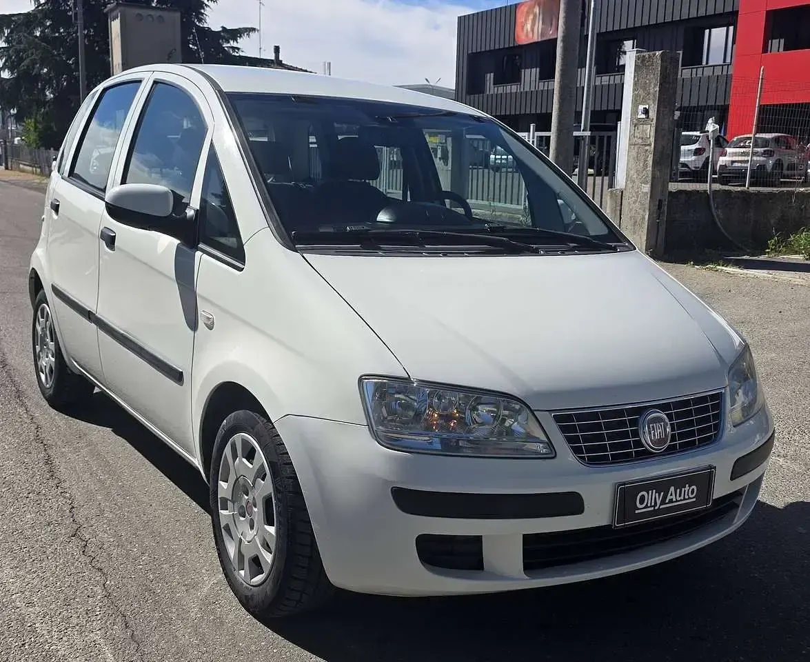 Usata Fiat Idea Dynamic 95 CV (69 kW) 2012 Bianco Monovolume