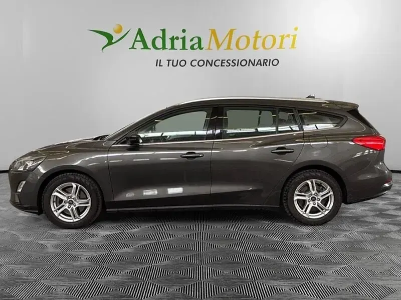 Gebraucht Ford Focus Business Edition 120 PS (88 kW) 2021 Grau Kombi