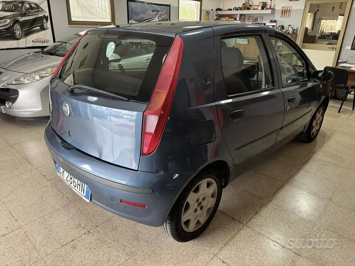 Usata Fiat Punto 60 CV (44 kW) 2005 Grigio Utilitaria