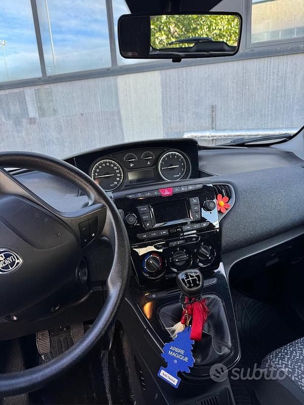 Usata Lancia Ypsilon 84 CV (61 kW) 2019 Utilitaria
