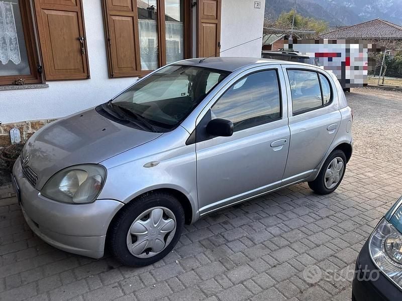 Usata Toyota Yaris 68 CV (50 kW) 2001 Berlina