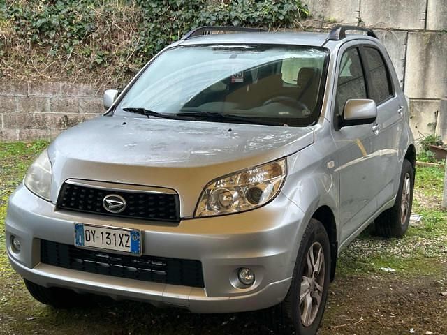 Usata Daihatsu Terios 105 CV (77 kW) 2010 Argento SUV