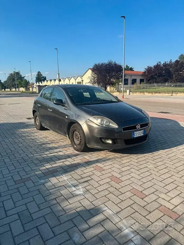Usata Fiat Bravo 105 CV (77 kW) 2013 Grigio Utilitaria