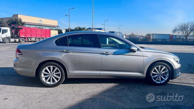 Usata VW Passat Highline 150 CV (110 kW) 2015 Grigio Berlina