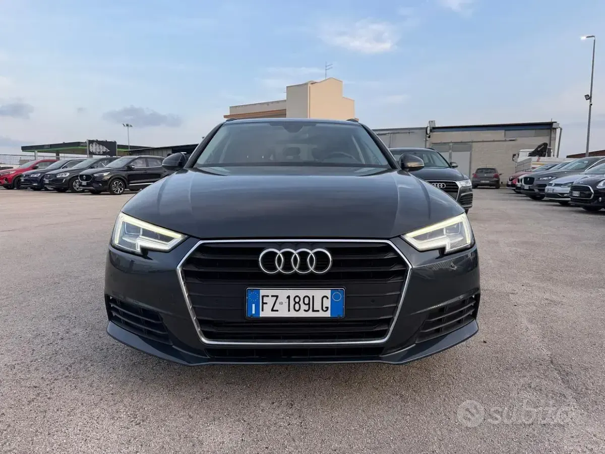Usata Audi A4 Business 170 CV (125 kW) 2019 Grigio Station wagon