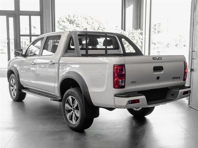 Usata EVO Cross 4 136 CV (100 kW) 2024 Nero Pick-up