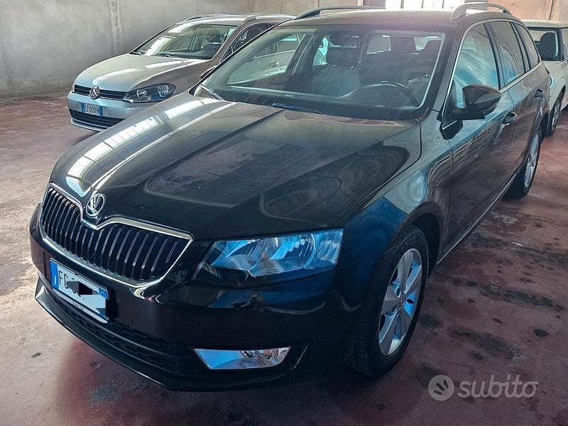 Usata Skoda Octavia Executive 110 CV (80 kW) 2016 Nero Utilitaria