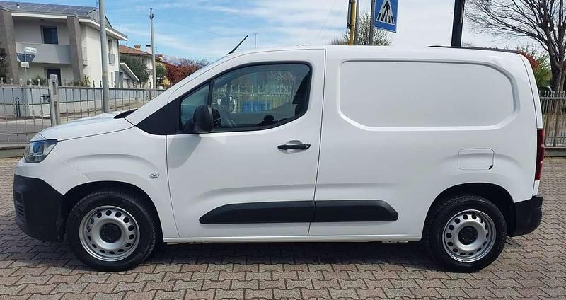 Usata Citroën Berlingo 131 CV (96 kW) 2021 Bianco Monovolume