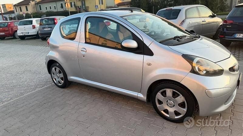 Usata Toyota Aygo Sol 68 CV (50 kW) 2006 Other Utilitaria