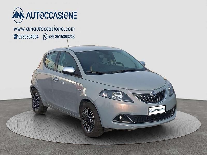 Usata Lancia Ypsilon 69 CV (50 kW) 2022 Grigio Utilitaria