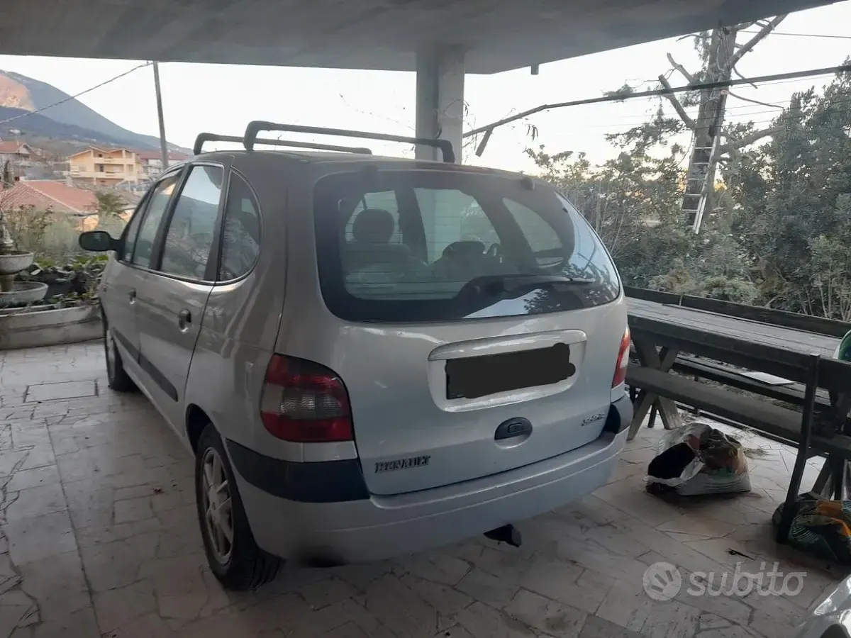 Usata Renault Scénic 2000 Grigio Monovolume