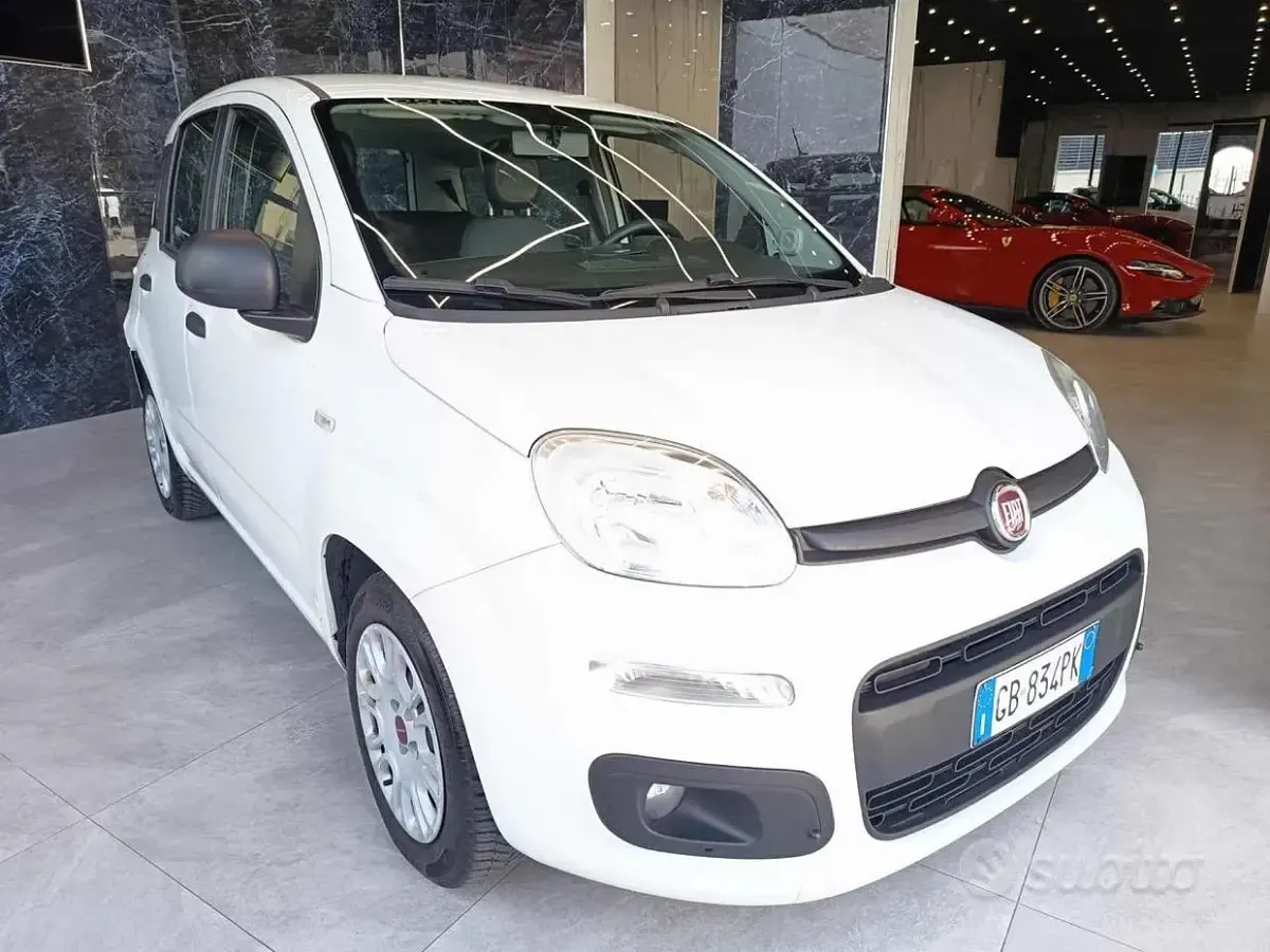 Usata Fiat Panda Lounge 69 CV (50 kW) 2020 Bianco Utilitaria