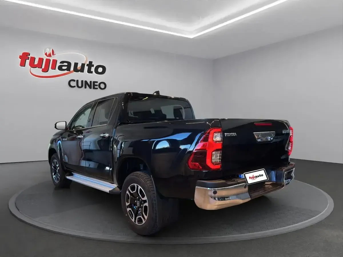 Nuova Toyota HiLux Executive 204 CV (150 kW) 2026 Deep black met Pick-up
