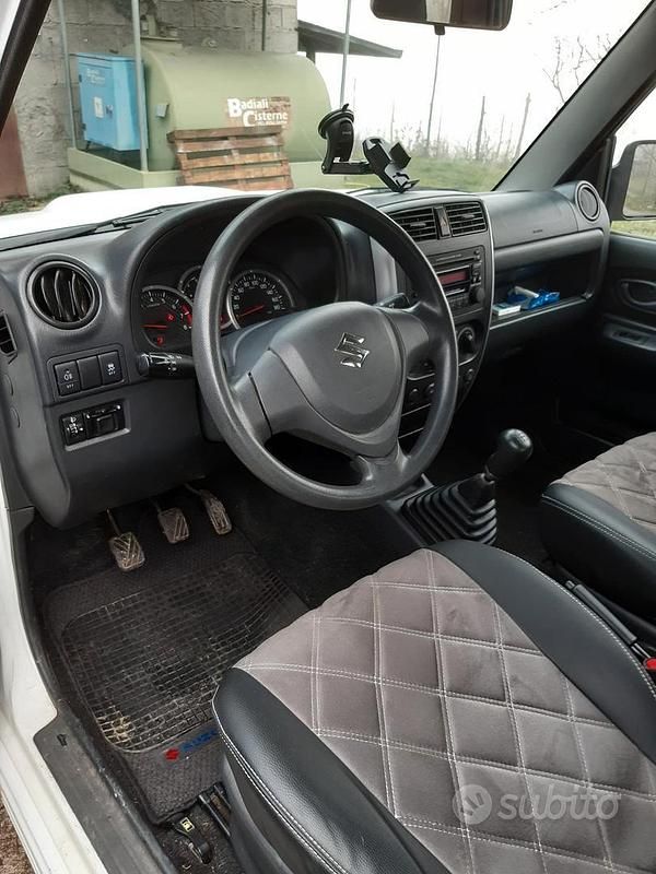 Usata Suzuki Jimny 85 CV (62 kW) 2015 Bianco SUV