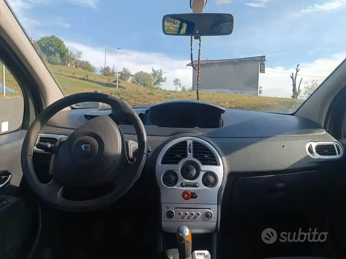 Usata Renault Modus 101 CV (74 kW) 2010 Grigio Monovolume