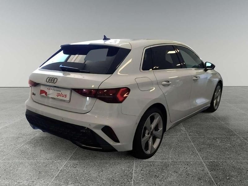 Begagnad Audi A3 Sportback S-Line 150 HK (110 kW) 2024 Vit Halvkombi