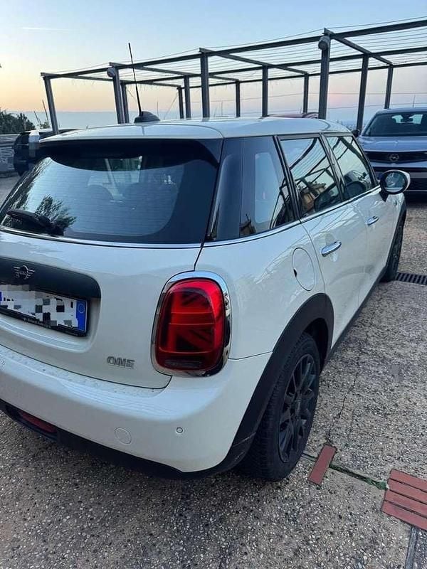 Usata Mini ONE 75 CV (55 kW) 2021 Bianco Utilitaria