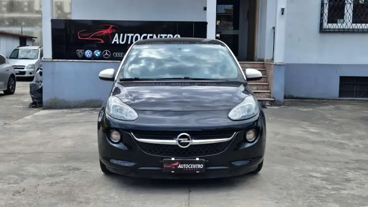 Usata Opel Adam Glam 69 CV (50 kW) 2014 Nero Utilitaria