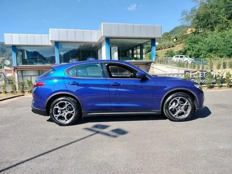 Usata Alfa Romeo Stelvio Business 190 CV (139 kW) 2023 Blu SUV