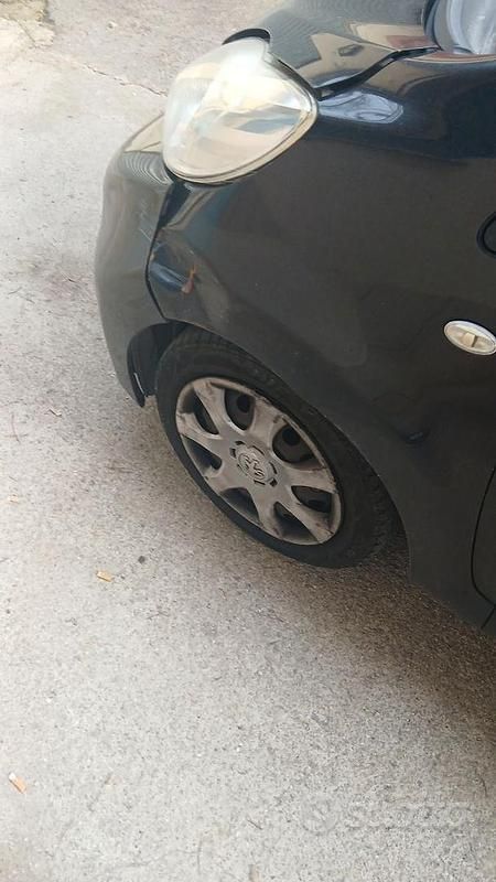 Usata Peugeot 107 68 CV (50 kW) 2010 Nero Utilitaria