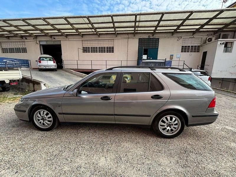 Begagnad Saab 9-5 Vector 120 HK (88 kW) 2004 Silver Kombi