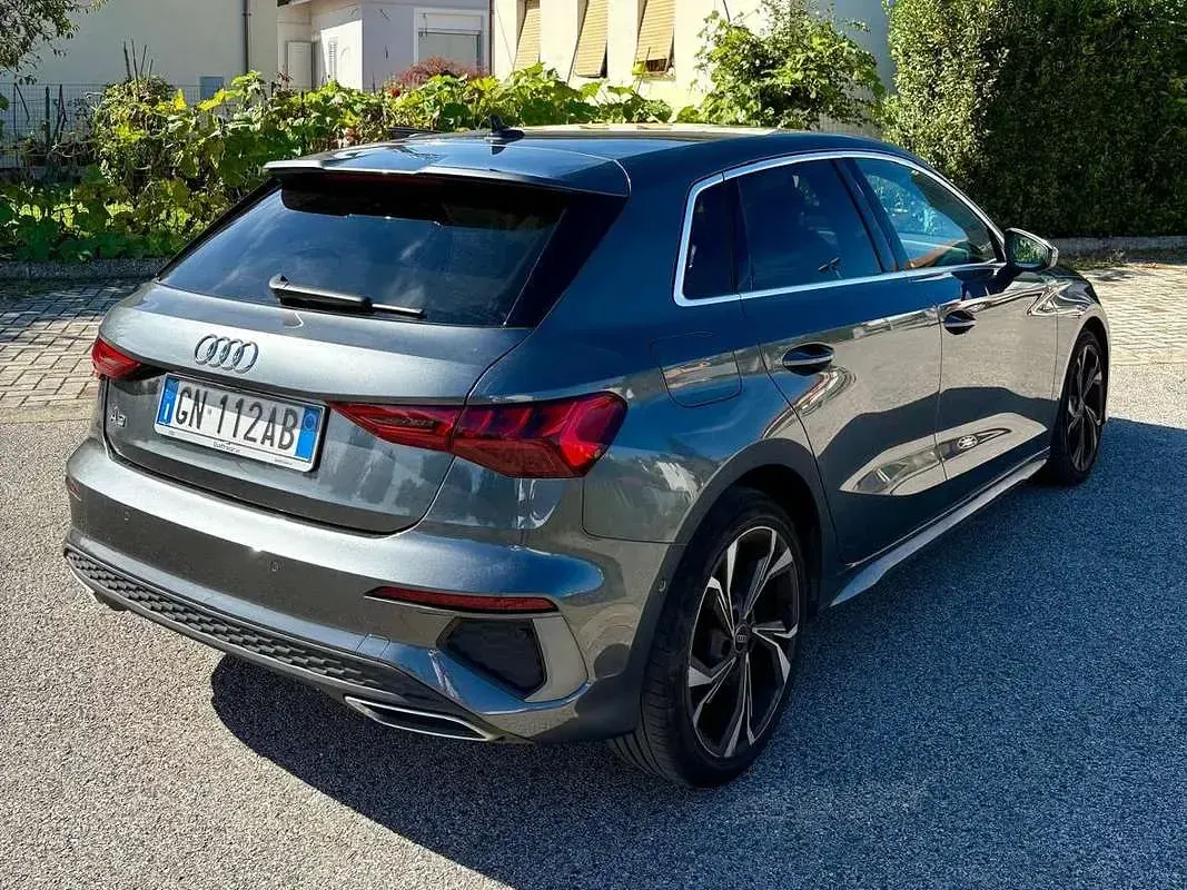 Usata Audi A3 S-Line 116 CV (85 kW) 2023 Grigio Berlina