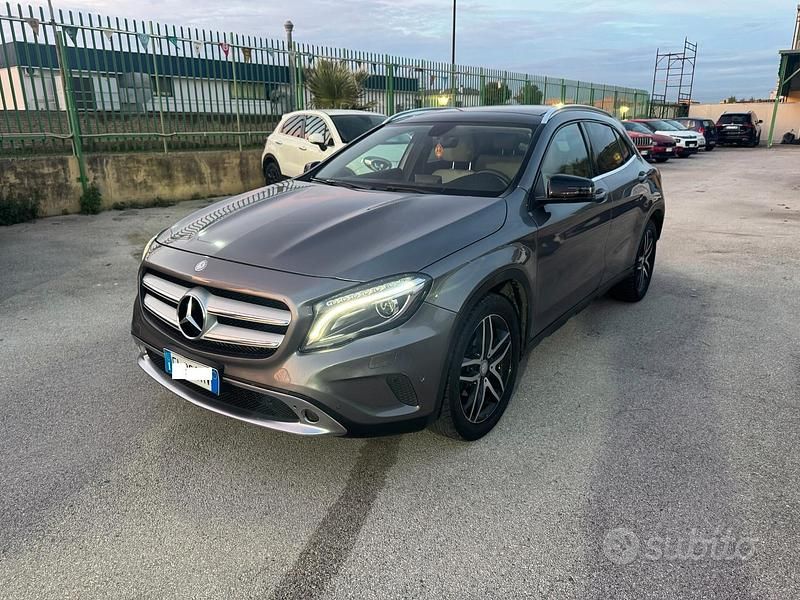 Occasion Mercedes GLA200 136 ch (100 kW) 2015 Gris SUV
