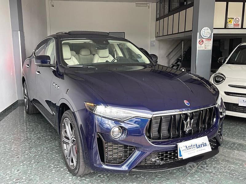 Usata Maserati GranSport 275 CV (202 kW) 2020 Blu Station wagon