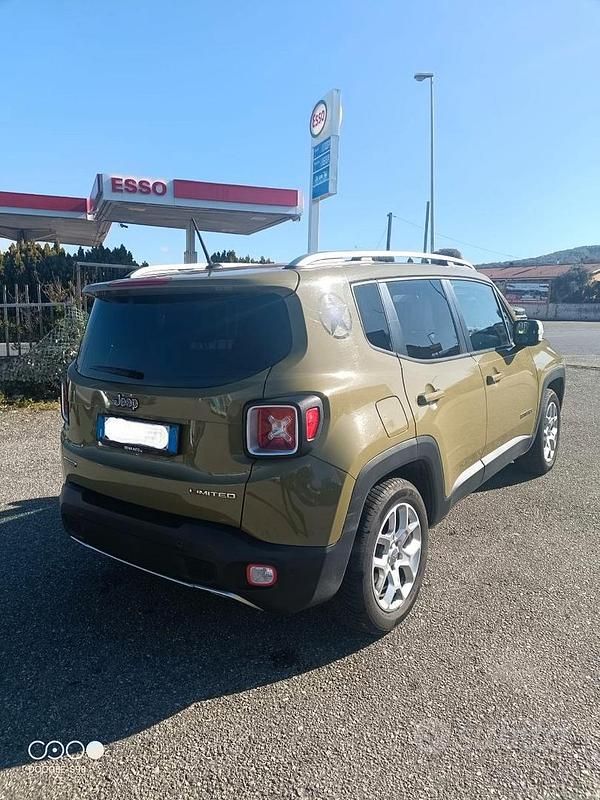 Usata Jeep Renegade Limited 120 CV (88 kW) 2015 Verde SUV