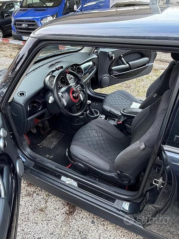 Usata Mini One D 88 CV (64 kW) 2006 Nero Utilitaria