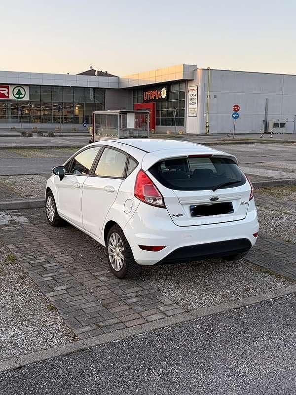 Usata Ford Fiesta Titanium 75 CV (55 kW) 2015 Berlina