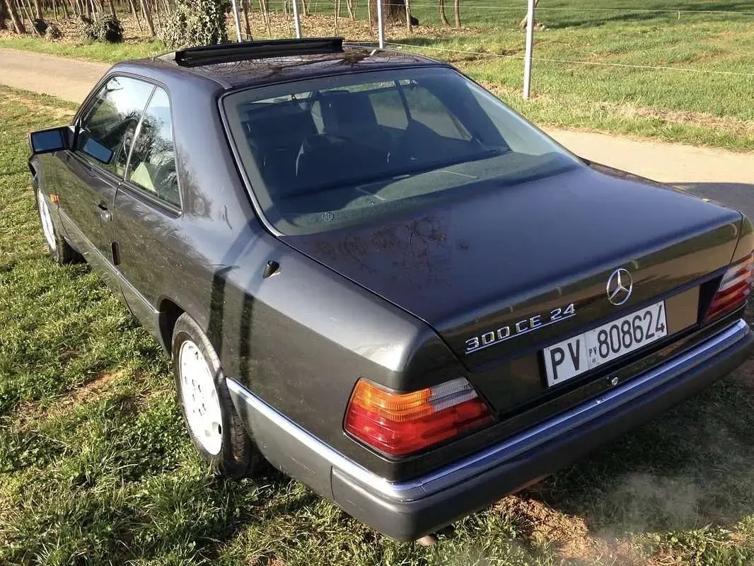 Usata Mercedes 300 220 CV (161 kW) 1992