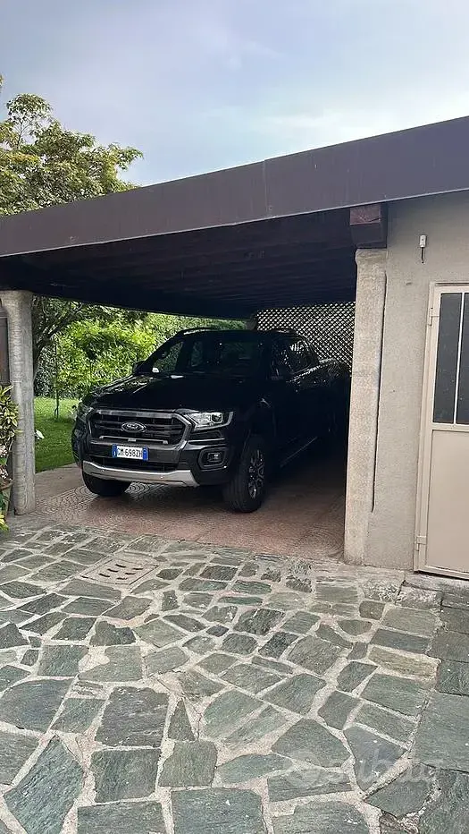 Usata Ford Ranger 213 CV (156 kW) 2023 Nero Pick-up