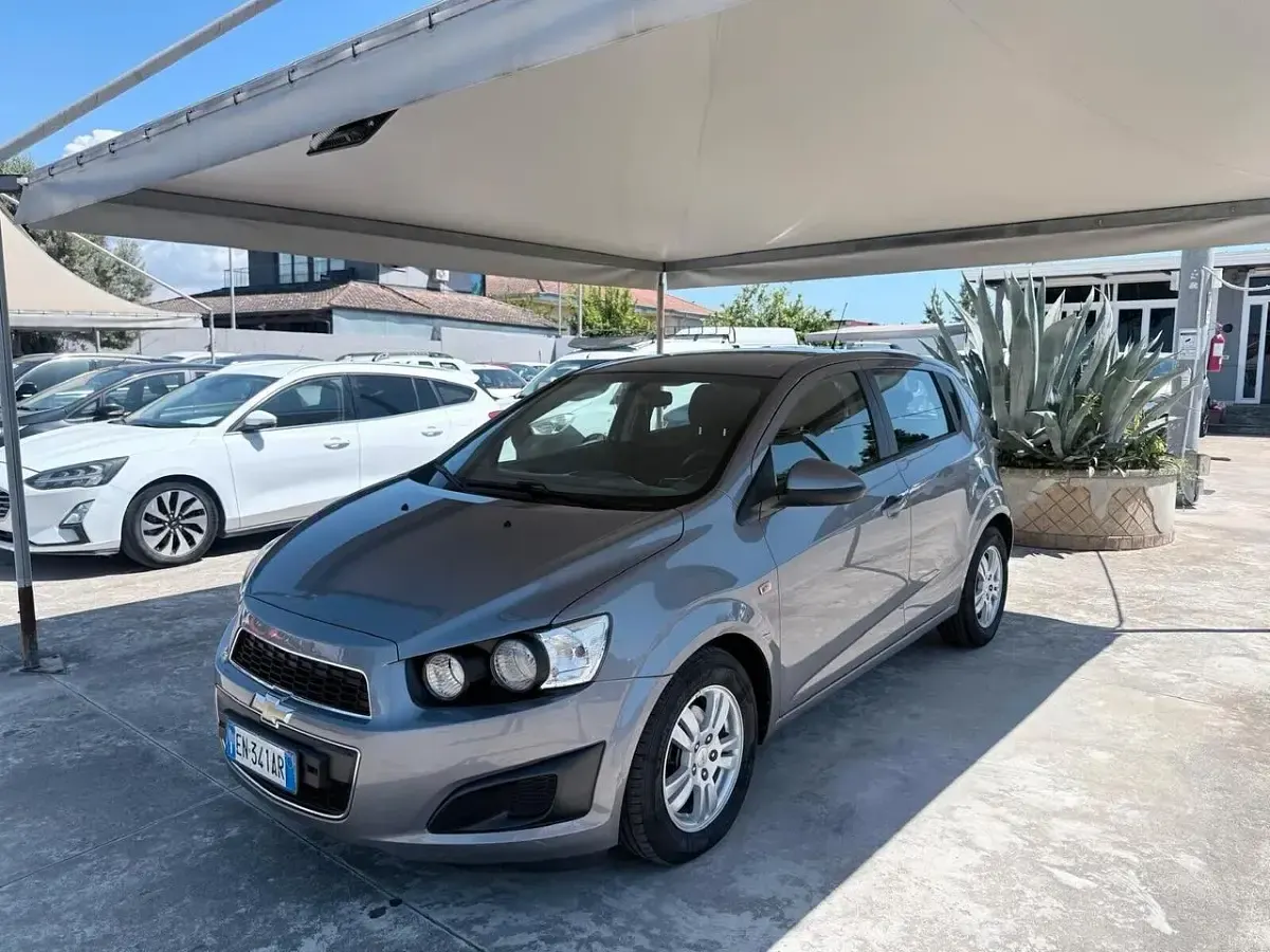 Usata Chevrolet Aveo LT 75 CV (55 kW) 2012 Grigio Berlina